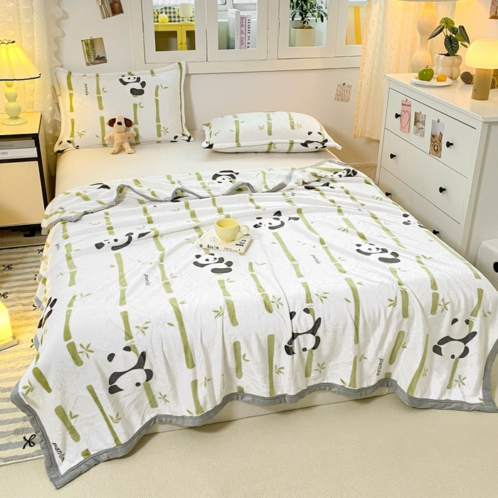 91家纺网 家纺一手货源 找家纺 楠沐家纺 2025新款双面牛奶绒多功能印花毛毯 竹叶熊猫