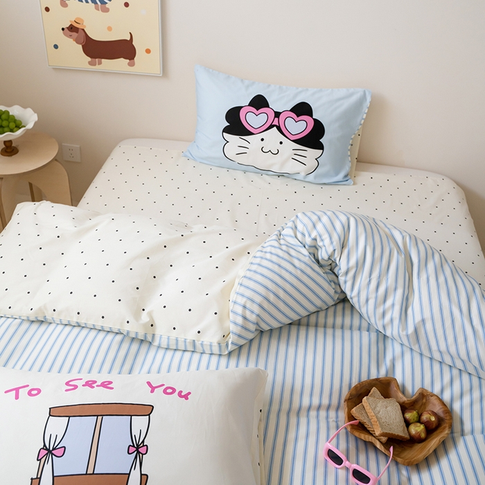 91家纺网 家纺一手货源 找家纺 窝米2024毛巾绣x数码 13370全棉撞色卡通系列四件套 郊游猫