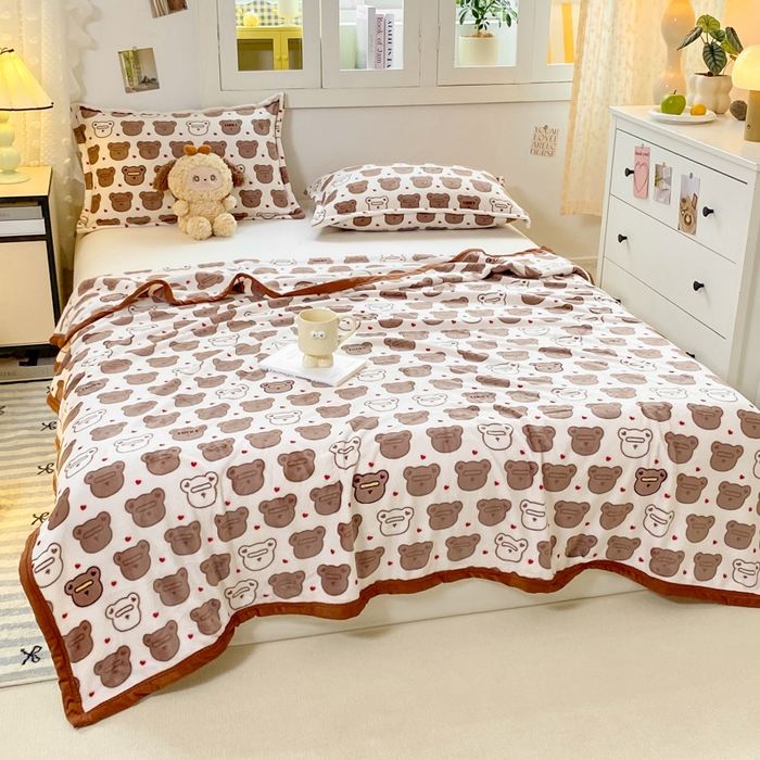 91家纺网 家纺一手货源 找家纺 楠沐家纺 2025新款双面牛奶绒多功能印花毛毯 小熊仔