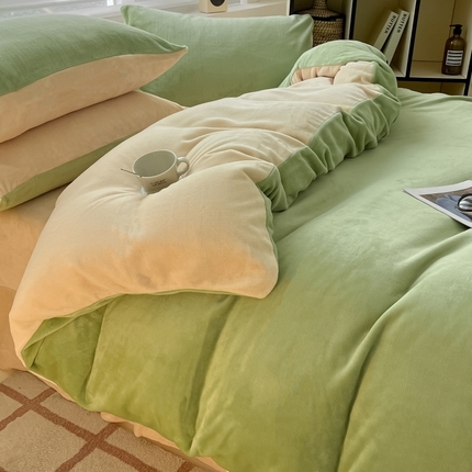 91家纺网 家纺一手货源 找家纺 绘萱 2025新款高克重纯色双拼牛奶绒四件套 奶油绿黄