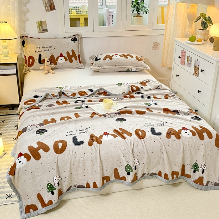 91家纺网 家纺一手货源 找家纺 楠沐家纺 2025新款双面牛奶绒多功能印花毛毯 字母狗