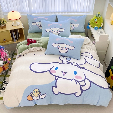 91家纺网 家纺一手货源 找家纺 米帛家纺 2024新款正版授权大版三丽鸥牛奶绒四件套 彩虹玉桂狗