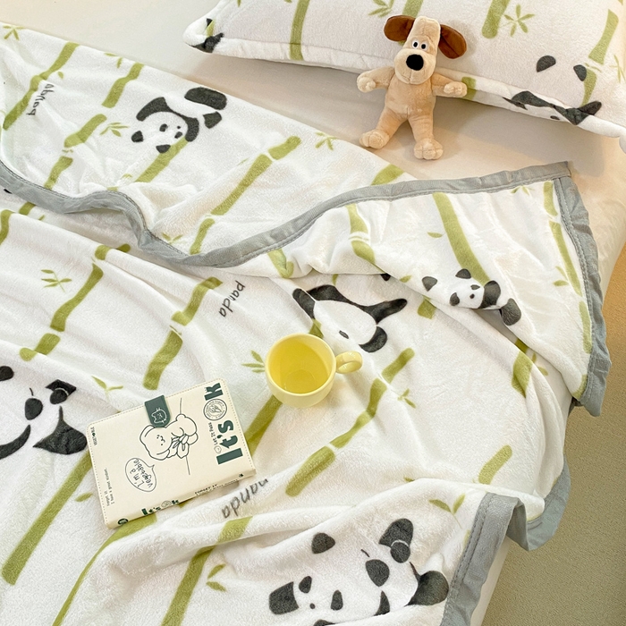 91家纺网 家纺一手货源 找家纺 楠沐家纺 2025新款双面牛奶绒多功能印花毛毯 竹叶熊猫