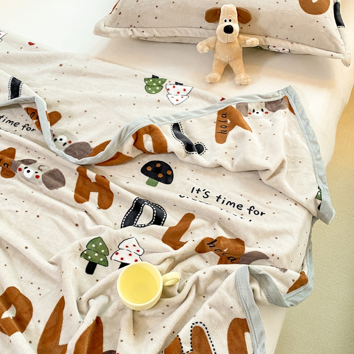 91家纺网 家纺一手货源 找家纺 楠沐家纺 2025新款双面牛奶绒多功能印花毛毯 字母狗