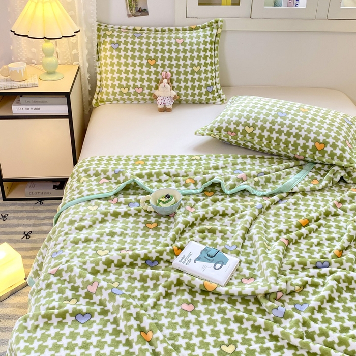 91家纺网 家纺一手货源 找家纺 楠沐家纺 2025新款双面牛奶绒多功能印花毛毯 绿色心情