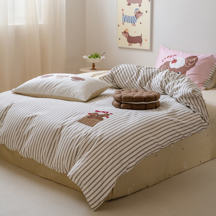 91家纺网 家纺一手货源 找家纺 窝米2024毛巾绣x数码 13370全棉撞色卡通系列四件套 奶油小狗