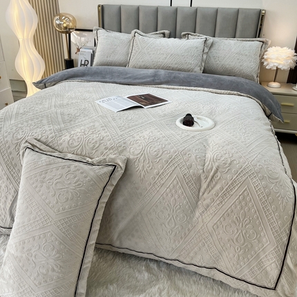 鑫利来家纺 2024新款牛奶绒雕花压线款四件套 欧式-柯南灰