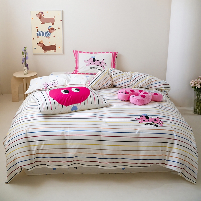 91家纺网 家纺一手货源 找家纺 窝米2024毛巾绣x数码 13370全棉撞色卡通系列四件套 蓝心狗