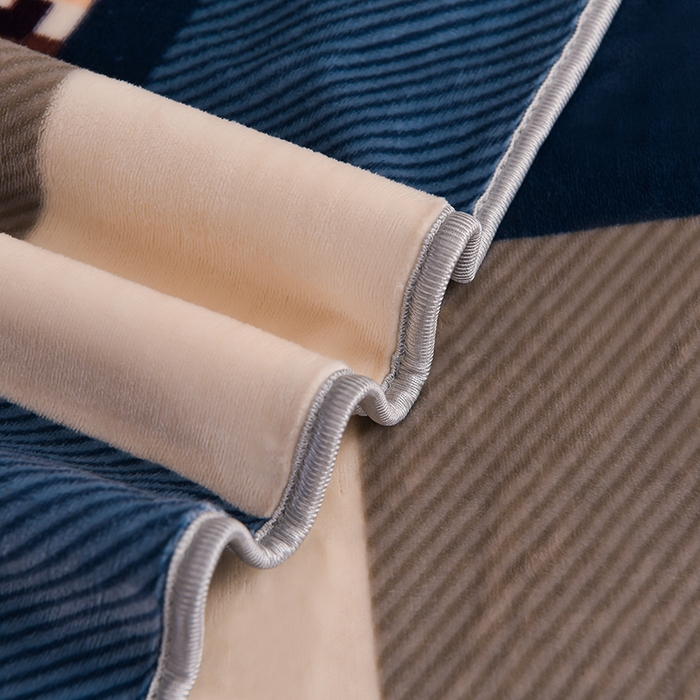 91家纺网 家纺一手货源 找家纺 曼尼家纺2025高克重直播印花床裙款法莱绒金貂珊瑚绒牛奶绒四件套 蓝大格