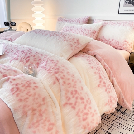 91家纺网 家纺一手货源 找家纺 （总）子曰 2024新款兔绒牛奶绒烂花四件套