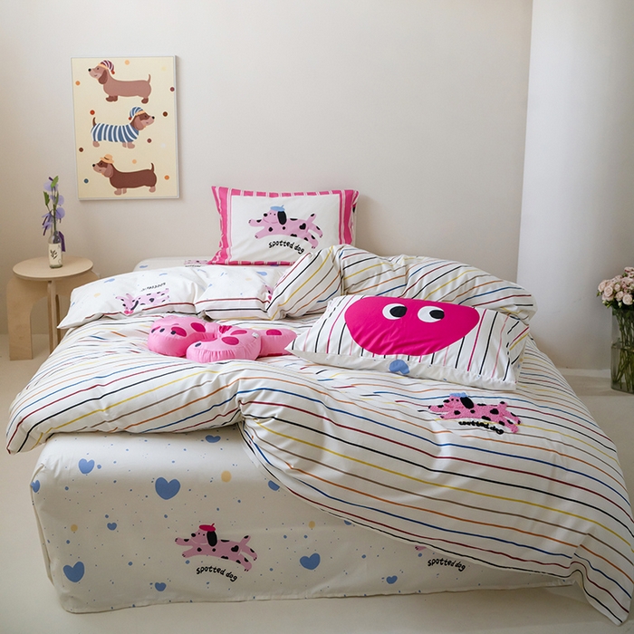 91家纺网 家纺一手货源 找家纺 窝米2024毛巾绣x数码 13370全棉撞色卡通系列四件套 蓝心狗