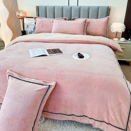 鑫利来家纺 2024新款牛奶绒雕花压线款四件套 山茶花-豆沙