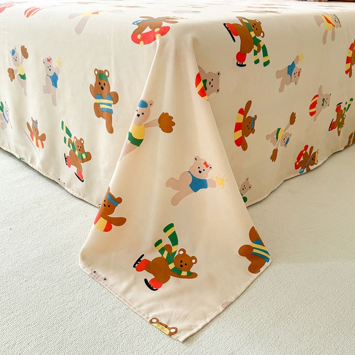 91家纺网 家纺一手货源 找家纺 妖妖家纺 2024新款超柔软糯水洗云朵棉印花单床单 滑板小熊