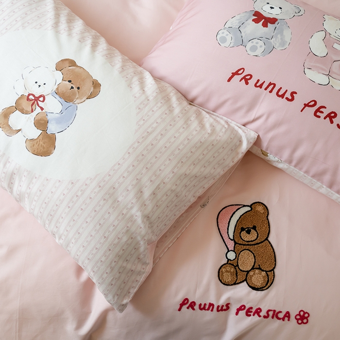 91家纺网 家纺一手货源 找家纺 窝米2024毛巾绣x数码 13370全棉撞色卡通系列四件套 小熊乖宝