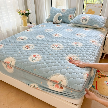 伊人坊 2024新款牛奶绒印花大豆夹棉床笠 奇妙梦幻