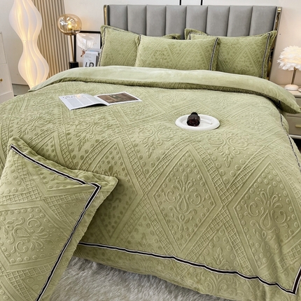 鑫利来家纺 2024新款牛奶绒雕花压线款四件套 欧式-青梅绿