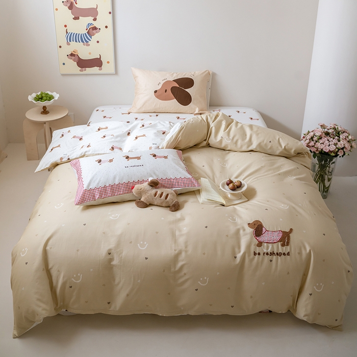 91家纺网 家纺一手货源 找家纺 窝米2024毛巾绣x数码 13370全棉撞色卡通系列四件套 腊肠狗