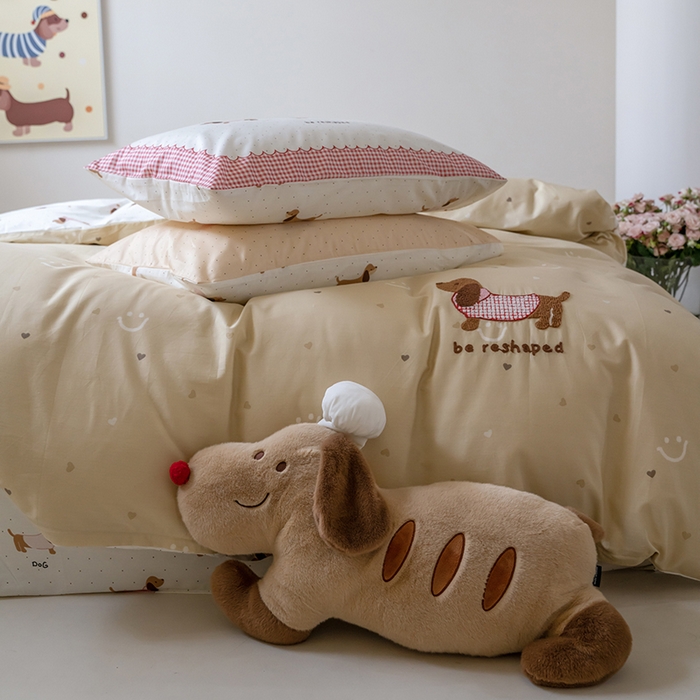 91家纺网 家纺一手货源 找家纺 窝米2024毛巾绣x数码 13370全棉撞色卡通系列四件套 腊肠狗