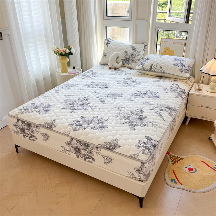 91家纺网 家纺一手货源 找家纺 伊人坊 2024新款牛奶绒印花大豆夹棉床笠 午后花园