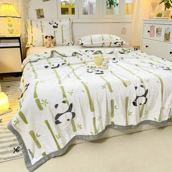 91家纺网 家纺一手货源 找家纺 楠沐家纺 2025新款双面牛奶绒多功能印花毛毯 竹叶熊猫