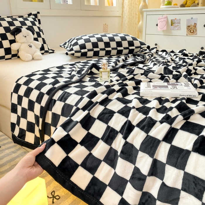 91家纺网 家纺一手货源 找家纺 楠沐家纺 2025新款双面牛奶绒多功能印花毛毯 棋盘格