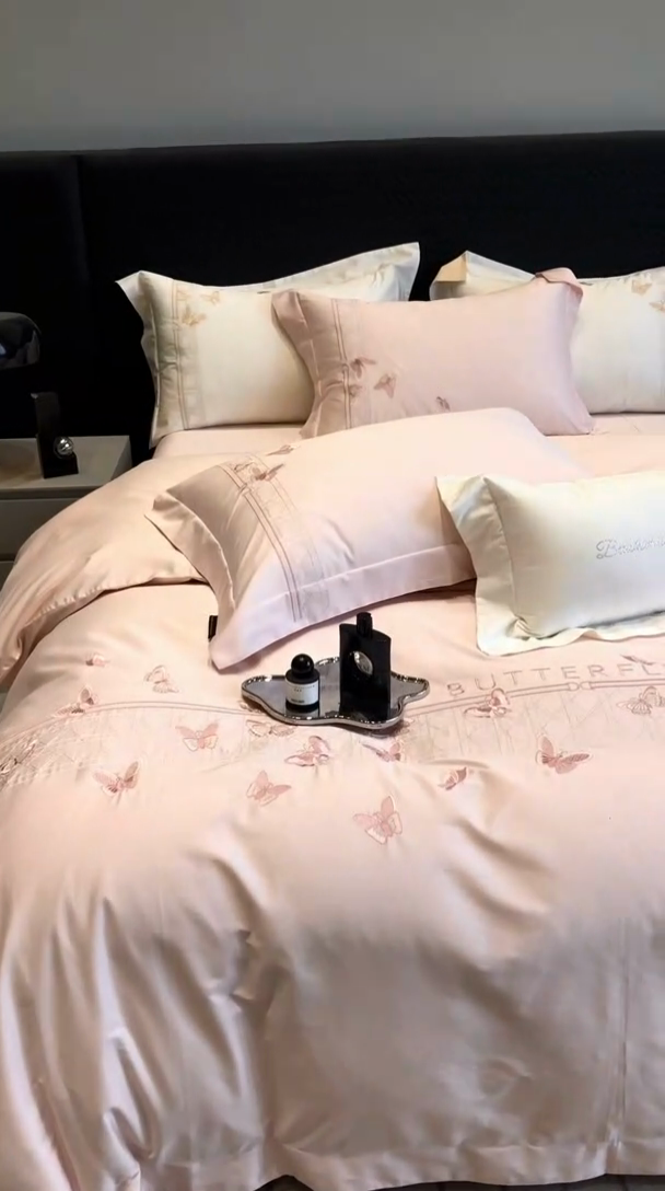 91家纺网 家纺一手货源 找家纺 （总）黑白森林 2024新款50X50S刺绣系列四件套-春漾