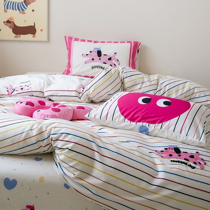 91家纺网 家纺一手货源 找家纺 窝米2024毛巾绣x数码 13370全棉撞色卡通系列四件套 蓝心狗