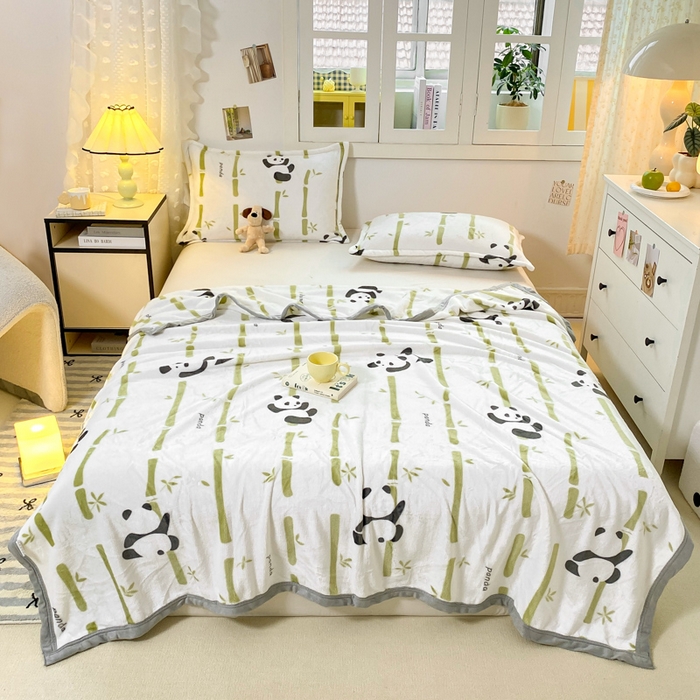 91家纺网 家纺一手货源 找家纺 楠沐家纺 2025新款双面牛奶绒多功能印花毛毯 竹叶熊猫