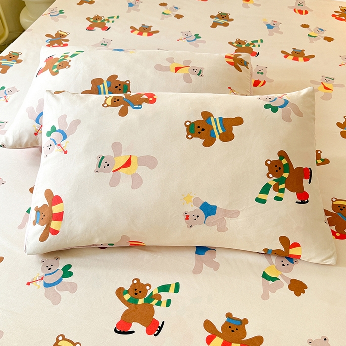 91家纺网 家纺一手货源 找家纺 妖妖家纺 2024新款超柔软糯水洗云朵棉印花单床单 滑板小熊