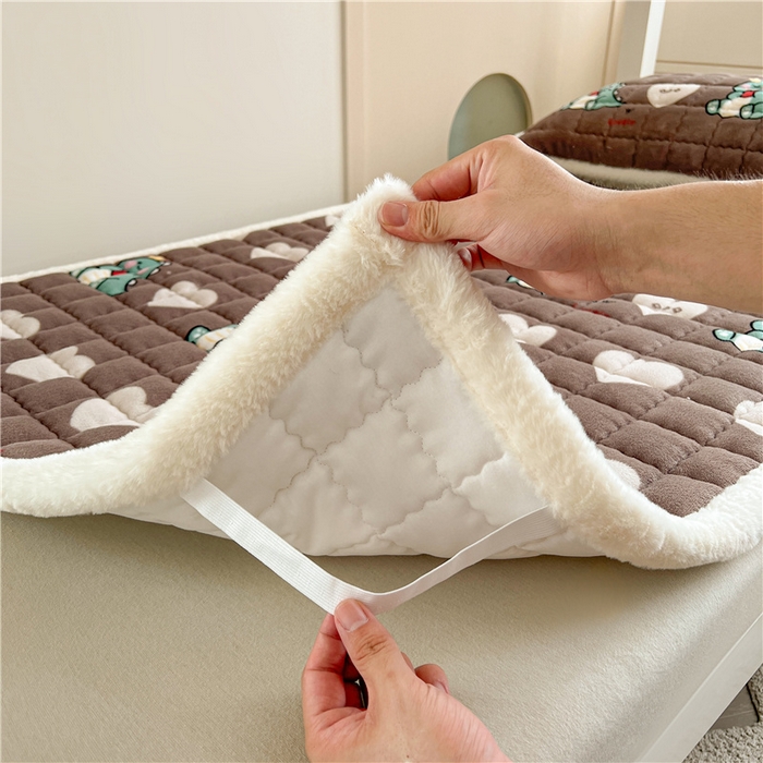 91家纺网 家纺一手货源 找家纺 喜居 2024新款印花牛奶绒床垫学生床垫学生宿舍床垫床褥子被套四件套 爱心恐龙