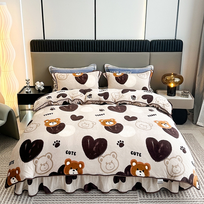 91家纺网 家纺一手货源 找家纺 欧喜璐 2024年新款 8.5-9.5斤加厚牛奶绒金貂绒法莱绒四件套单被套 爱心熊