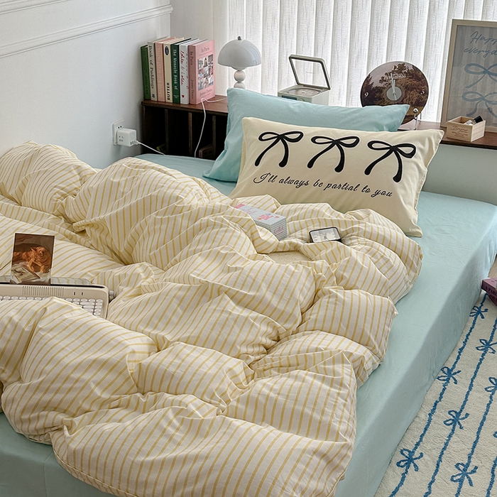 91家纺网 家纺一手货源 找家纺 昔可家纺 2024新款竖条全棉四件套大版枕套系列 嫩黄条纹