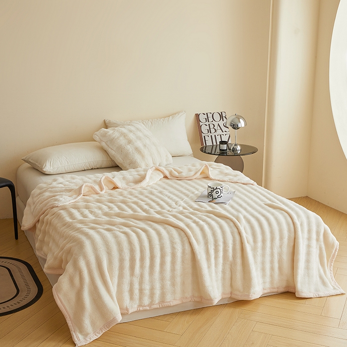 91家纺网 家纺一手货源 找家纺 千荨 2024新款高克重兔绒泡泡系列毛毯 泡泡-奶白