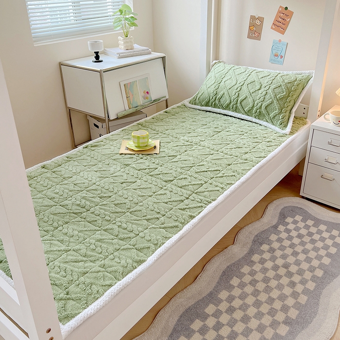 91家纺网 家纺一手货源 找家纺 （总）贝拉梦家纺 2024新款塔肤绒牛奶绒纯色学生宿舍夹棉软床垫子护床垫