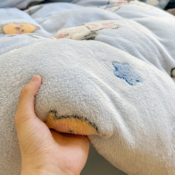 91家纺网 家纺一手货源 找家纺 义博家纺 2025新款雪花绒印花四件套 好伙伴