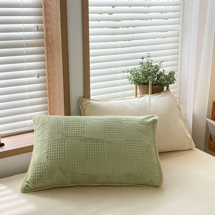 桃子家居 2024新款A类无印ins华夫格提花烂花雕花剪花三角贝壳边工艺加厚牛奶绒枕套 绒华夫格-绿黄