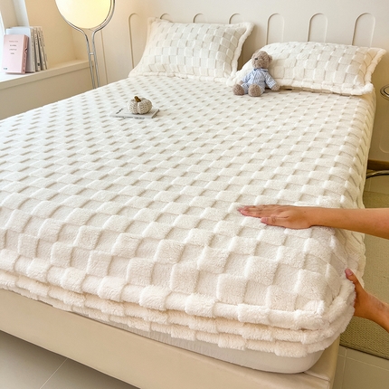 91家纺网 家纺一手货源 找家纺 （总）世纪绒品 2025直播爆款牛奶绒塔芙绒纯色雕花床笠