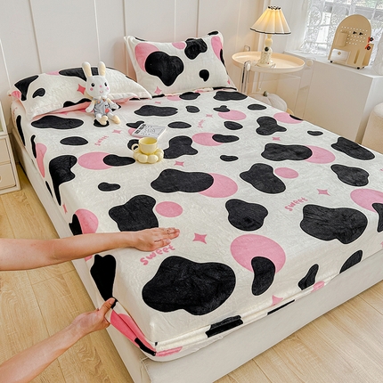 91家纺网 家纺一手货源 找家纺 （总）卡普家居 2025新款印花牛奶绒床笠