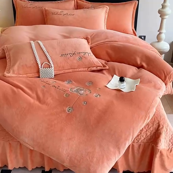91家纺网 家纺一手货源 找家纺 陌乘坊家纺 2024新款牛奶绒床盖款四件套-香奈 香奈-爱玛橙