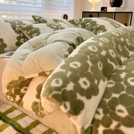 91家纺网 家纺一手货源 找家纺 （总）金爱家 2024新款全消光牛奶绒A类纯色獭兔毛绒立体雕花牛奶绒四件套