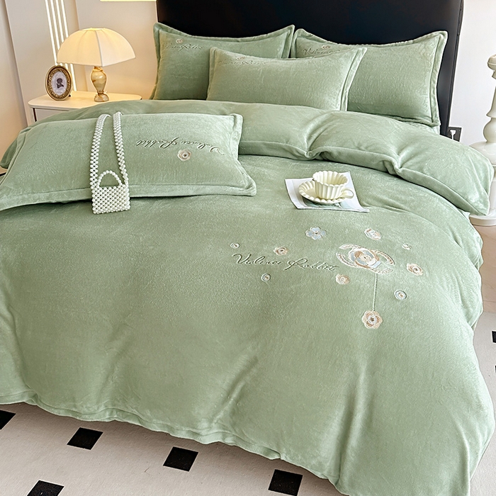 91家纺网 家纺一手货源 找家纺 陌乘坊家纺 2024新款牛奶绒床盖款四件套-香奈 香奈-牛油果绿