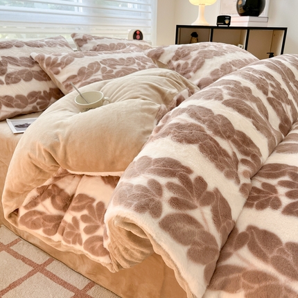 91家纺网 家纺一手货源 找家纺 （总）金爱家 2024新款全消光牛奶绒A类纯色獭兔毛绒立体雕花牛奶绒四件套