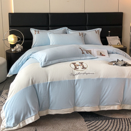 91家纺网 家纺一手货源 找家纺 （总）苹果星家纺 2024新款230g牛奶绒四件套-艾琳