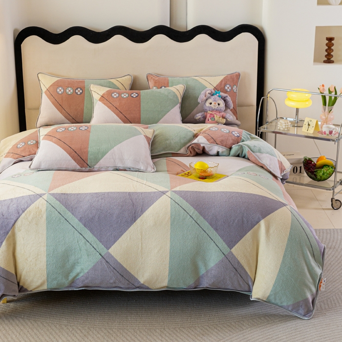 91家纺网 家纺一手货源 找家纺 欧喜璐 2024年新款 8.5-9.5斤加厚牛奶绒金貂绒法莱绒四件套单被套 几何风情