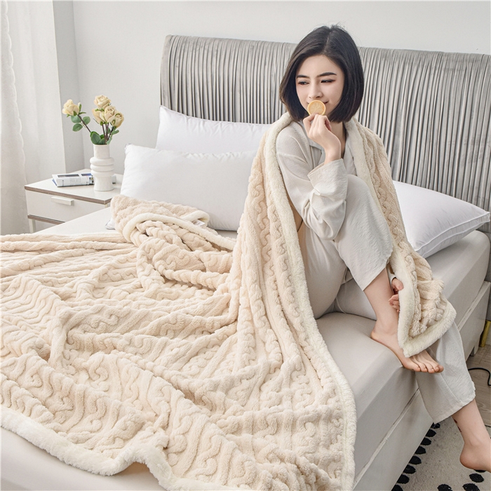 91家纺网 家纺一手货源 找家纺 鑫喜莱 2024新款单层塔芙绒毛毯 象牙白