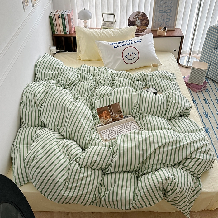 91家纺网 家纺一手货源 找家纺 昔可家纺 2024新款竖条全棉四件套大版枕套系列 果绿条纹