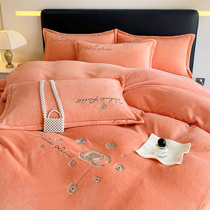 91家纺网 家纺一手货源 找家纺 陌乘坊家纺 2024新款牛奶绒床盖款四件套-香奈 香奈-爱玛橙