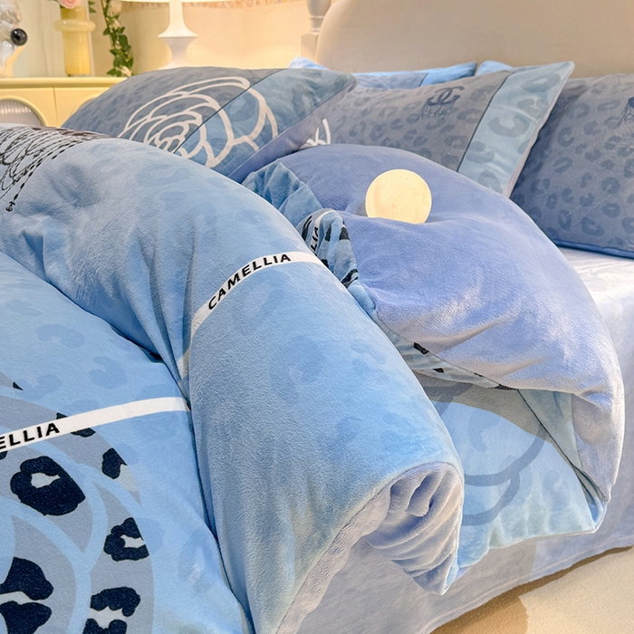 91家纺网 家纺一手货源 找家纺 新方向 2025年 A类全消光牛奶绒四件套-漫步温莎-以太兰