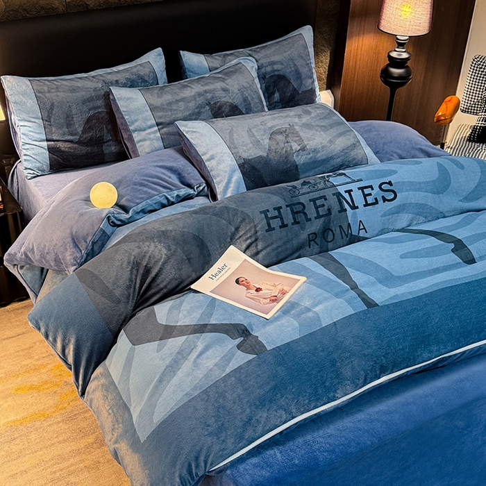 91家纺网 家纺一手货源 找家纺 新方向 2025A类丽丝绒+全消光牛奶绒四件套-奥弗恩-深蓝