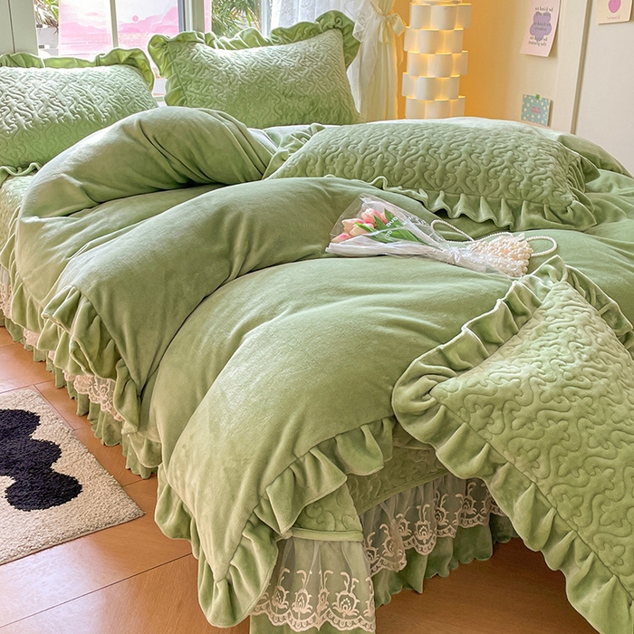 91家纺网 家纺一手货源 找家纺 畅畅家纺 2024新款冬季韩版花边蕾丝牛奶绒床盖四件套 草绿